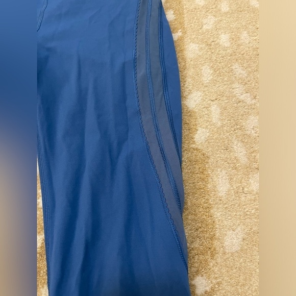 Lululemon Athletica Sun Setter Crop (17") Royal blue women’s size 4 - Picture 10 of 13